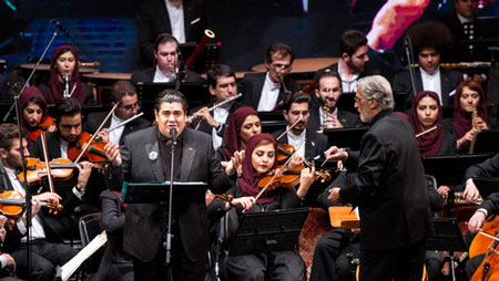 نادر مشایخی: سرود تیم ملی پر از کلیشه‌ است