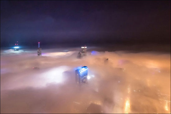 عکس: شهر شیکاگو در ابری از مه