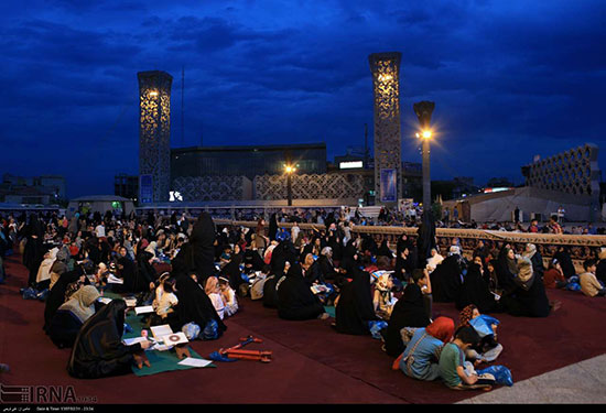 مراسم افطاری در میدان امام حسین (ع)