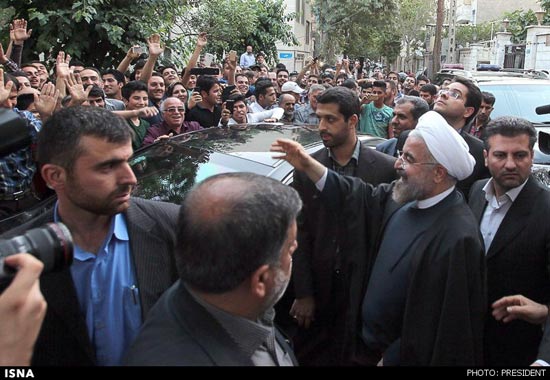 حضور رییس‌جمهور در جمع مردم جنوب تهران درحاشیه دیدار با خانواده ایثارگران