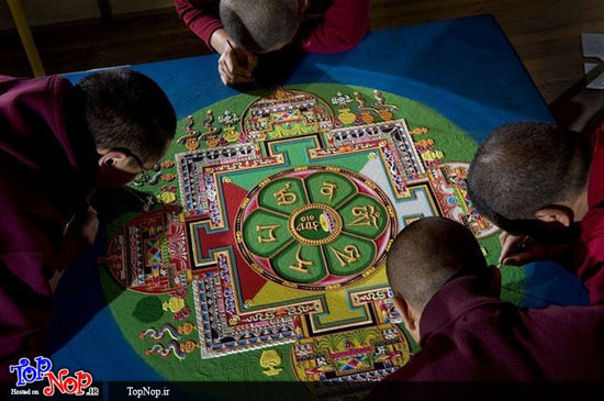 ماندالا، هنر راهبان تبتی بر روی شن +عکس
