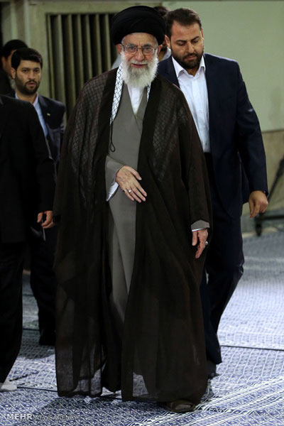عکس: دیدار جمعی از جانبازان و خانواده‌های آنان با رهبر معظم انقلاب