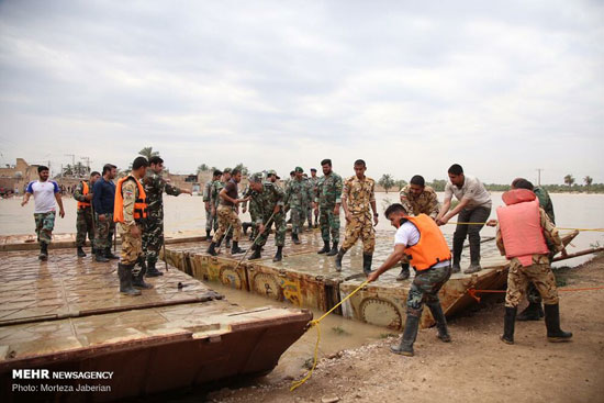 احداث پل شناور ارتش در کارون سیل زده