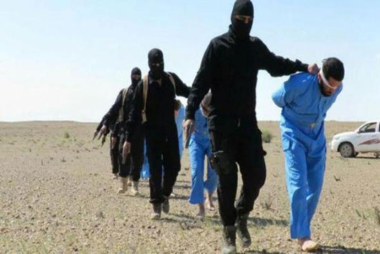 رنگ لباس قربانیان داعش تغییر کرد +عکس