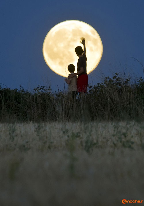 تصاویر زیبای «ماه آبی» از نقاط مختلف جهان