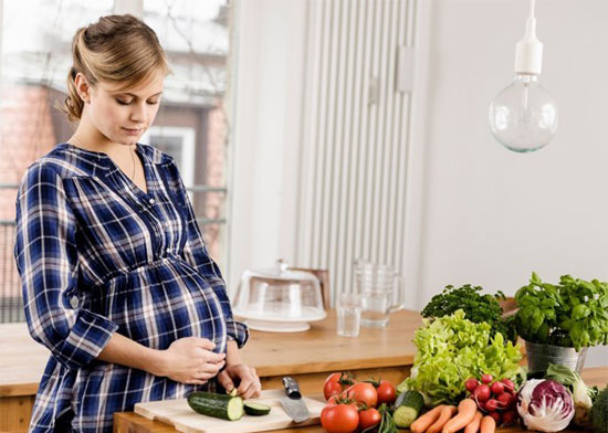 تغذیه مادران در بارداری دوقلویی