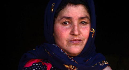 زندگی زن افغان بدون دست +عکس