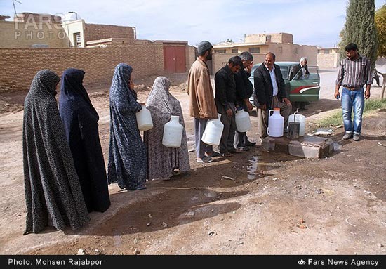 آب نارنجی در شیرهای آب رفسنجان! +عکس