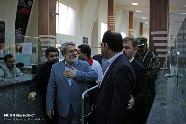 بازدید وزیر کشور از پایانه مرزی مهران و چذابه