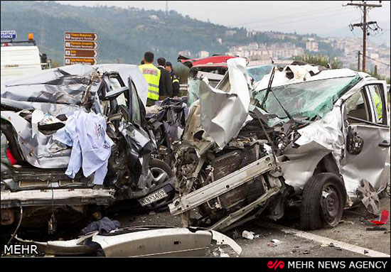 تصادف زنجیره ای مرگبار در یونان‎ +عکس