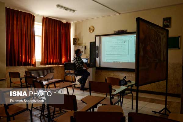 تصاویری از مدارس آنلاین در روز‌های کرونایی