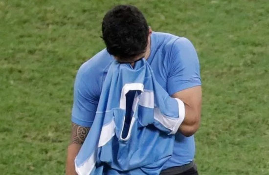 اشک‌های سوارز پس از حذف اروگوئه
