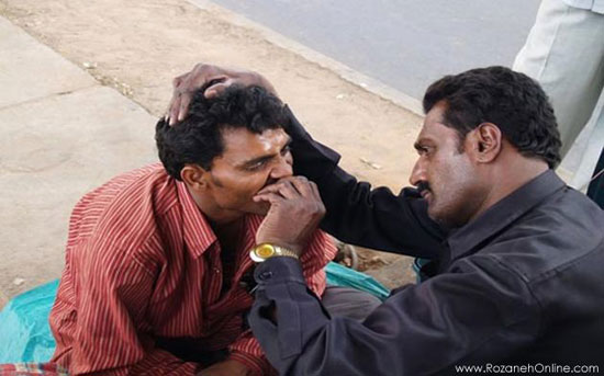 دندانپزشکی خیابانی در هند! +عکس