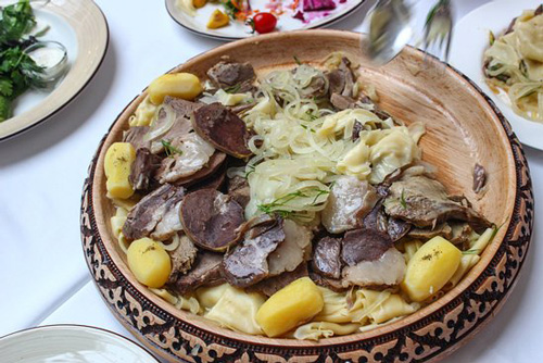 خوراک‌ها و رستوران‌های قزاقستان