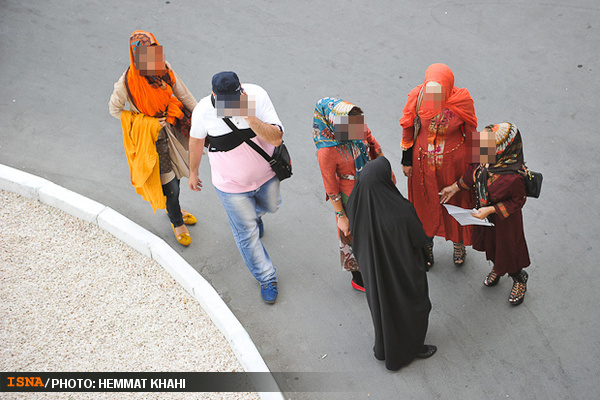 عکس؛ برخورد با بدحجابی در برج میلاد (3)