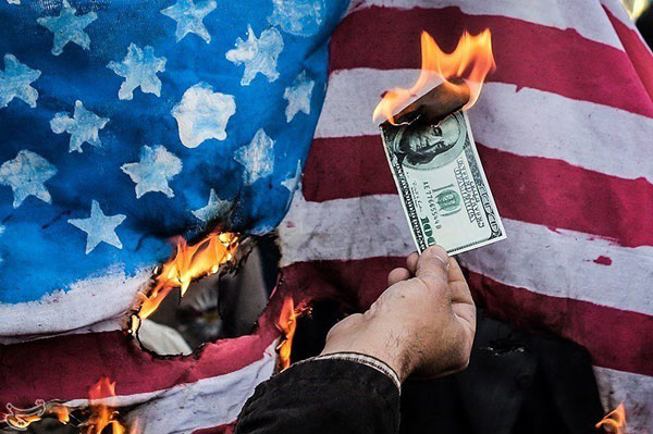 سوزاندن دلار در راهپیمایی امروز تهران