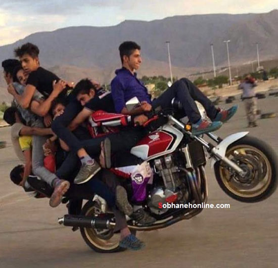 عکس: موتورسواری 10 نفره در ایران!