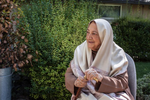 این زن هشتاد ساله؛ مادر صدها کودک است این زن هشتاد ساله؛ مادر صدها کودک است