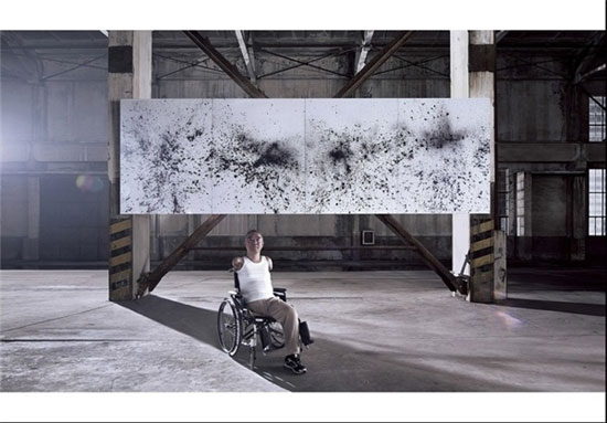 نقاشی معلولان با قدرت ذهن +عکس