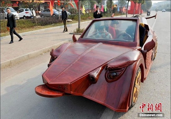 خودروی کاملاً دست‌ساز چوبی +عکس