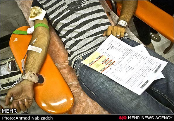 عکس؛ ازدحام برای اهدای خون به زلزله زدگان