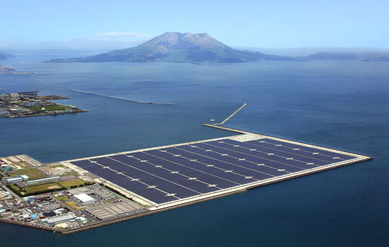 بزرگ‌ترین نیروگاه خورشیدی شناور +عکس