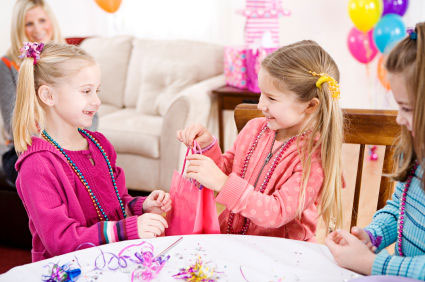 چگونه برای بچه ها جشن تولد بگیریم؟