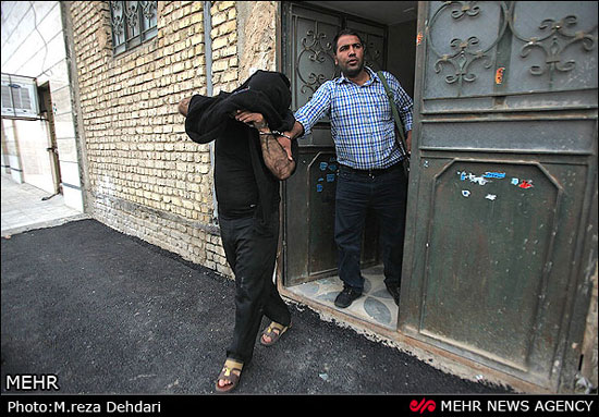 عکس: دستگیری مجرم سابقه دار در شیراز