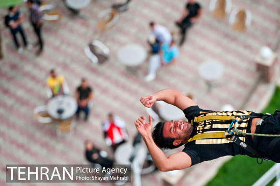 عکس: بانجی جامپینگ؛ اوج هیجان در تهران