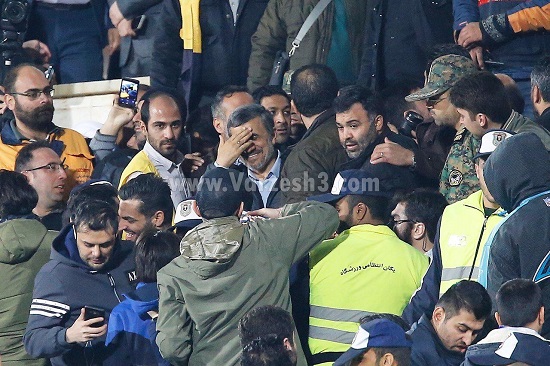 احمدی نژاد، مرد اول روز پُرحاشیه در آزادی