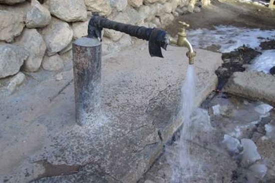 استاندار یزد: کمتر از ۲۴ساعت توان تامین آب داریم