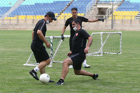 کل‌کل گل‌محمدی و کریم باقری در گل‌کوچک