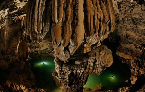 گردش در بزرگ‌ترین غار زیرزمینی جهان