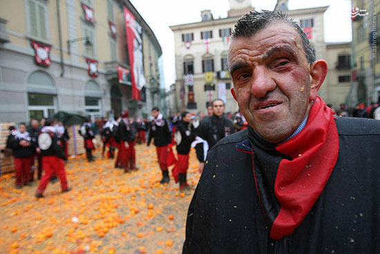 جشنواره جنگ پرتقال در ایتالیا! +عکس