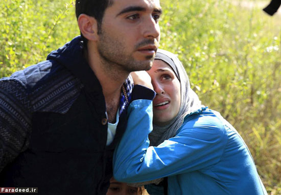 بازداشت پدر جلوی چشم گریان دختر +عکس
