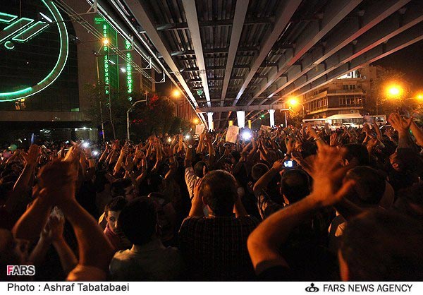 عکس: شادی مردم پس از پیروزی روحانی (4)