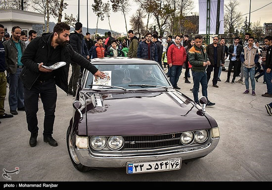 گردهمایی خودروی‌های کلاسیک در لاهیجان