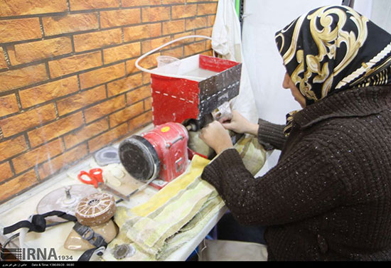 کارگاه گوهر تراشی در سمنان