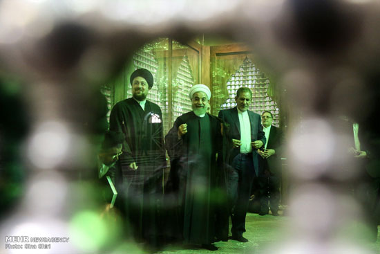 عکس: روحانی و هیات دولت در حرم امام (ره)