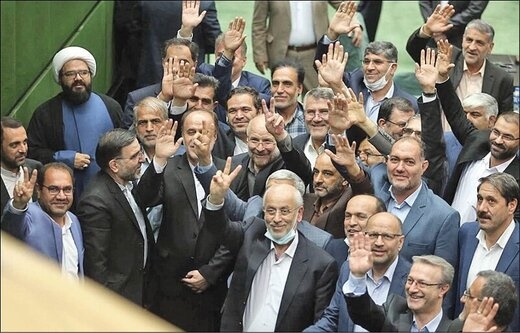 علت حملات مجلس به روحانی از نگاه یک روزنامه