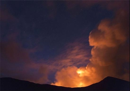 لبه آتشفشان از نمایی نزدیک +عکس