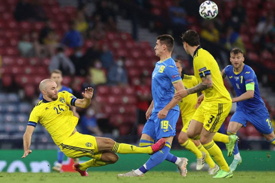 تصویری خشن از بازی دیشب سوئد و اوکراین