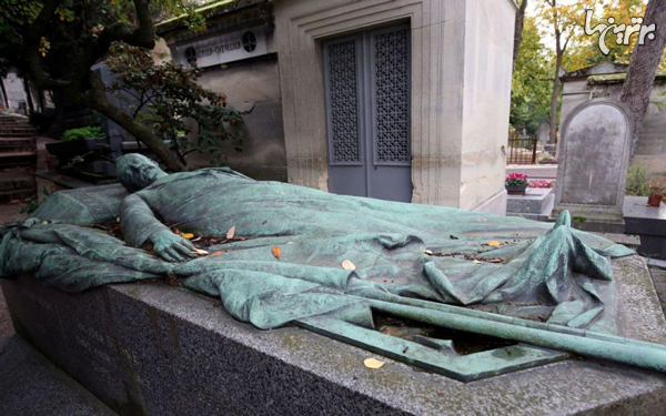 پِر لاشِز؛ زیباترین قبرستان جهان
