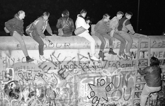 فرو ریختن دیوار برلین از زاویه‌ای دیگر
