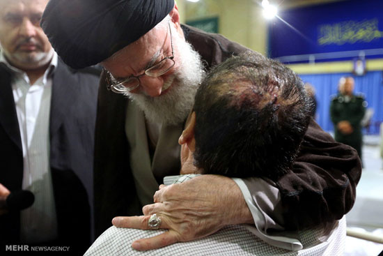 عکس: دیدار جمعی از جانبازان و خانواده‌های آنان با رهبر معظم انقلاب