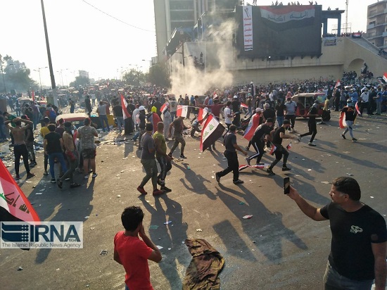 تظاهرکنندگان عراقی دفتر حزب الدعوه را آتش زدند