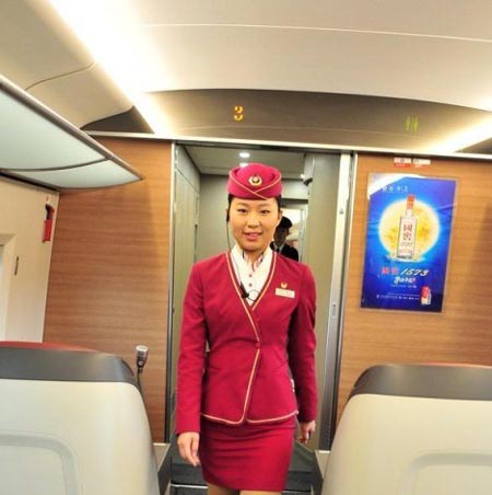 مهمانداران زن قطارهای سریع چینی +عکس