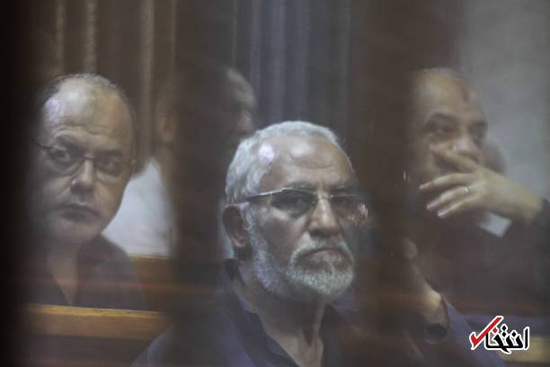 محاکمه مرسی و رهبران اخوان المسلمین در قفس