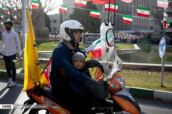 تصاویری از راهپیمایی نمادین ۲۲ بهمن در تهران