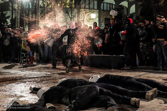 عکس: اجراهای خیابانی جشنواره تئاتر فجر